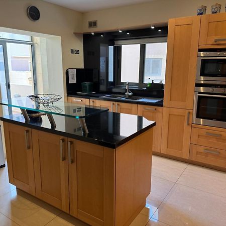 מליאהה Spacious Luxurious Apartment With Seaview מראה חיצוני תמונה