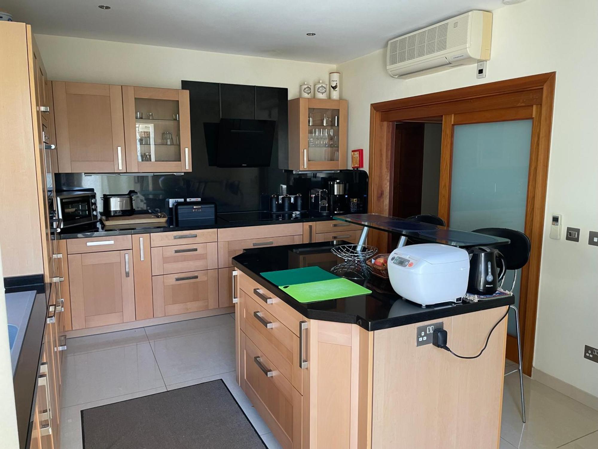 מליאהה Spacious Luxurious Apartment With Seaview מראה חיצוני תמונה